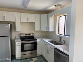 113 Marin Dr in Panama City, FL - Foto de edificio - Building Photo