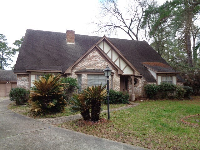 702 Oder Ln in Houston, TX - Building Photo