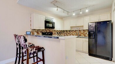 4782 Sunny Palm Cir in West Palm Beach, FL - Building Photo - Building Photo