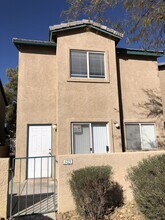 5723 Ritter Ln in Las Vegas, NV - Building Photo - Building Photo