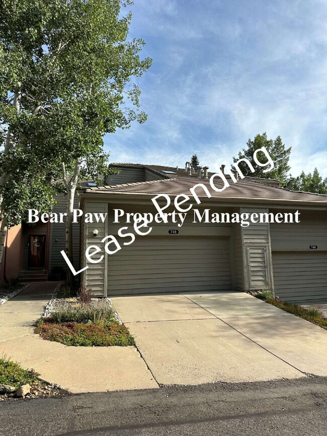 property at 748 Ridgeside Dr