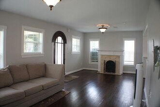 8234 Bonner Dr, Unit 309 in Houston, TX - Building Photo - Building Photo