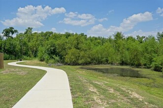 128 Marcel Ct in Taylor, TX - Foto de edificio - Building Photo