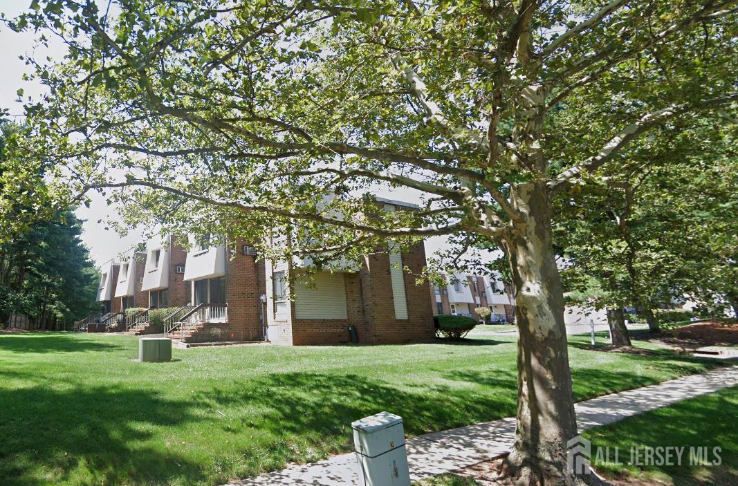 595 Auten Rd in Hillsborough Township, NJ - Building Photo