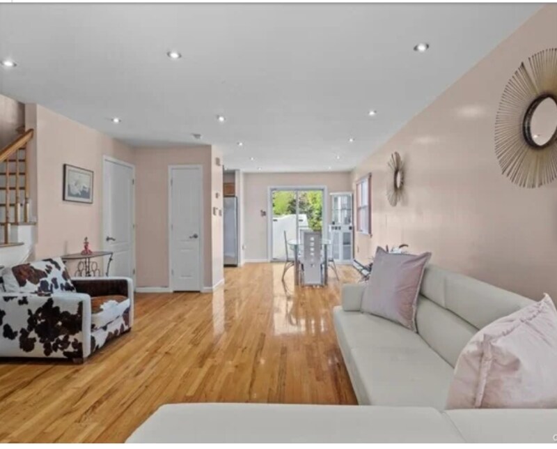 116-48 Marsden St in Queens, NY - Building Photo