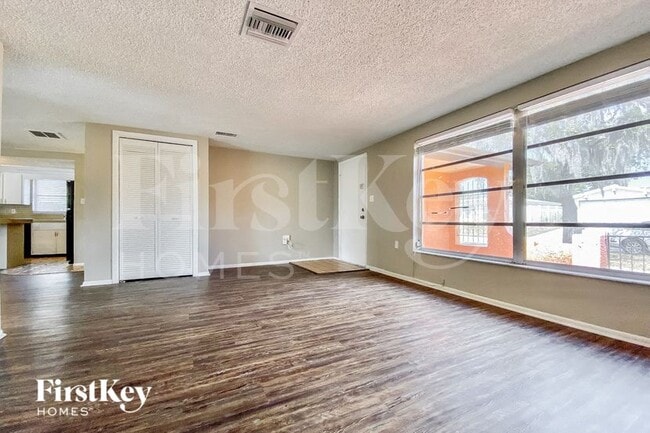 7820 Chalafonte Dr in Port Richey, FL - Building Photo - Building Photo