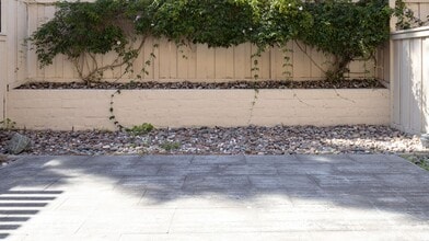 2184 Lago Ventana in Chula Vista, CA - Building Photo - Building Photo