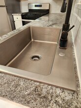 414 Lincoln Ave in Springdale, PA - Foto de edificio - Building Photo