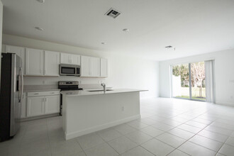 4553 Meyerson Pl in Greenacres, FL - Building Photo - Building Photo