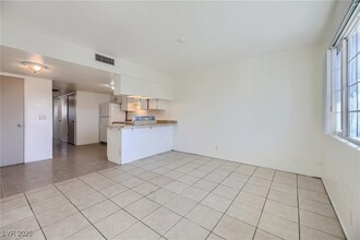 3604 Thomas Ave, Unit 4 in North Las Vegas, NV - Building Photo - Building Photo