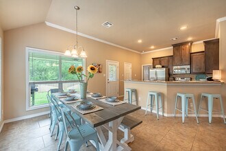 University Heights in College Station, TX - Building Photo - Building Photo