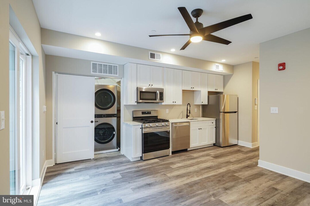1513 W Girard Ave-Unit -3 in Philadelphia, PA - Building Photo