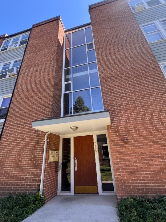 2727 Central St in Evanston, IL - Building Photo