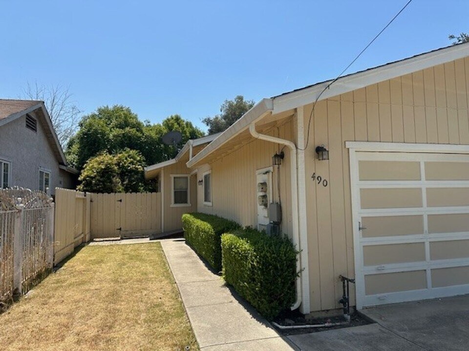 480-490 San Pedro Ave in Morgan Hill, CA - Building Photo