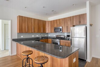 800 Madison St, Unit SI FL2-ID1524 in Hoboken, NJ - Foto de edificio - Building Photo