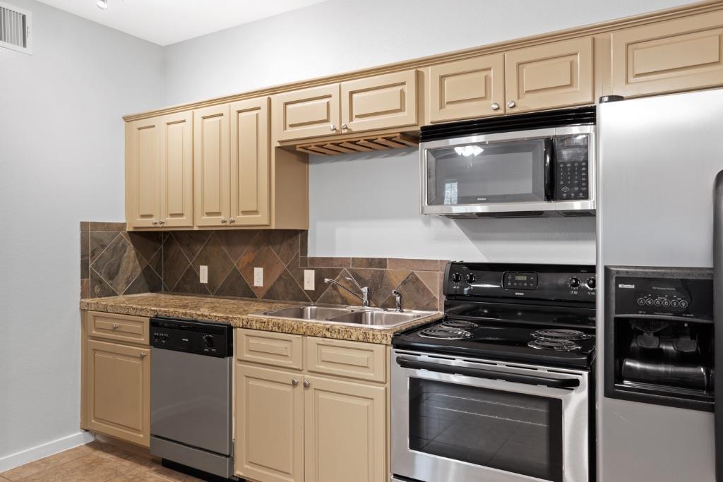 2106 Cullen Ave in Austin, TX - Building Photo