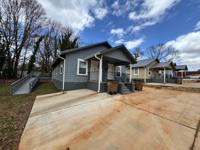 1104 S Washington St in Shelby, NC - Building Photo - Building Photo