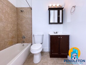 521 E 13th St, Unit 1 in Cincinnati, OH - Foto de edificio - Building Photo