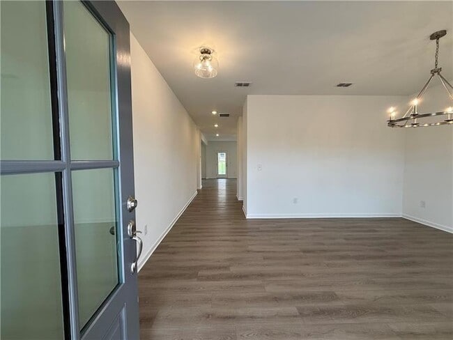 5449 Hargrove Way in Flowery Branch, GA - Foto de edificio - Building Photo