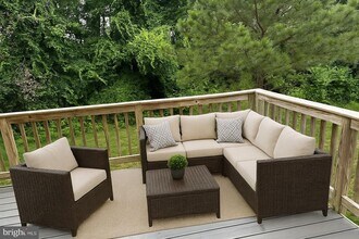 7216 Mockingbird Cir in Glen Burnie, MD - Building Photo - Building Photo