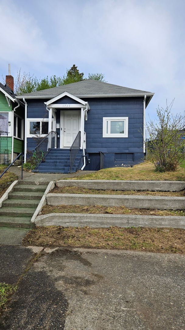 1711 S Cushman Ave in Tacoma, WA - Building Photo - Building Photo