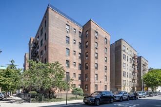 69 Bennett Avenue in New York, NY - Building Photo - Building Photo