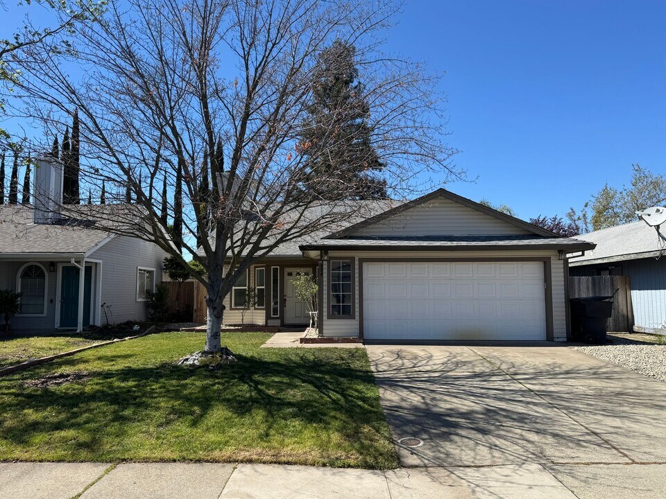 604 Carpenter Way in Roseville, CA - Building Photo