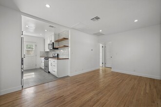 NO AVAILABILITY- 654 Ozone in Santa Monica, CA - Building Photo - Building Photo