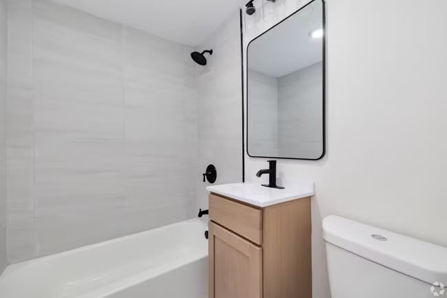 921 Tyson Ave in Philadelphia, PA - Building Photo - Building Photo