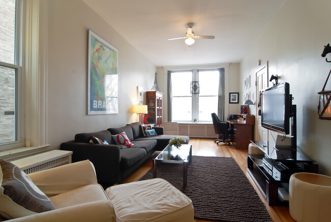 827 N Damen Ave, Unit 1