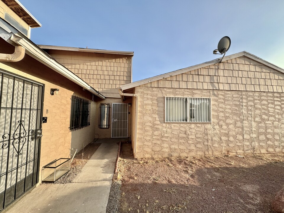 5135 Gray Ln in Las Vegas, NV - Building Photo