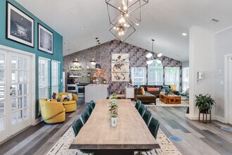 Amberton Apartments in Manassas, VA - Building Photo - Interior Photo