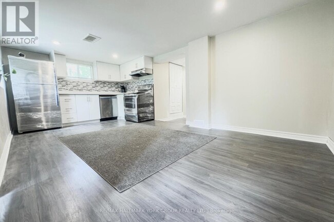 6072 Hillsdale Dr in Whitchurch-Stouffville, ON - Building Photo - Building Photo