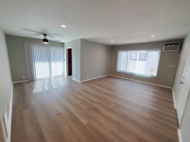 8529 Saturn St in Los Angeles, CA - Building Photo - Building Photo