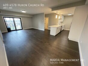 409-4578 Huron Church Rd in Lasalle, ON - Building Photo - Building Photo