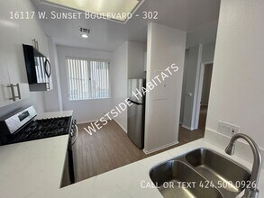 16117 W Sunset Blvd in Los Angeles, CA - Building Photo - Building Photo