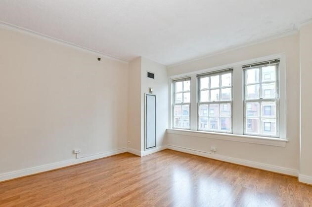 520 Beacon St, Unit 301 in Boston, MA - Building Photo - Building Photo