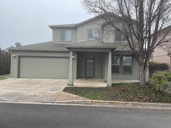 293 Mac Ct in Central Point, OR - Building Photo - Building Photo