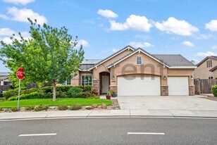 1491 Maehl Dr in Manteca, CA - Building Photo