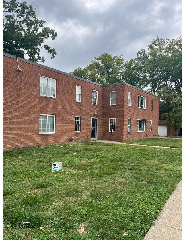 1950 Nelawood Rd, Unit 79-205 in East Cleveland, OH - Building Photo - Building Photo