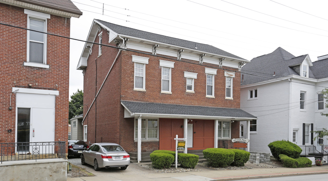 415 S Main St in Greensburg, PA - Building Photo