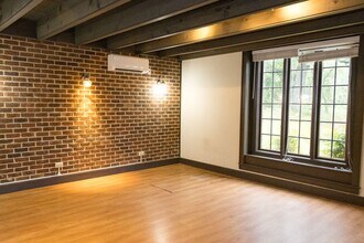 715 Mississippi Ave-Unit -Unit 103 in Signal Mountain, TN - Foto de edificio - Building Photo