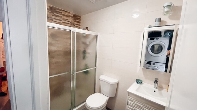 740 Putnam Ave, Unit Apt 3 in Brooklyn, NY - Building Photo - Building Photo