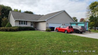 3181 Westowne Ct in Appleton, WI - Building Photo