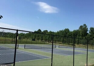 2637 Glenriver Way in Woodbridge, VA - Foto de edificio - Building Photo