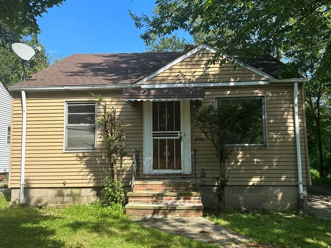 property at 3913 E 99th St