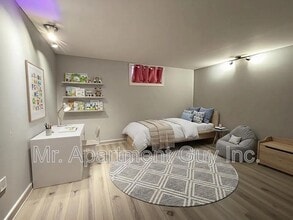 26 Grandfield St in Hamilton, ON - Building Photo - Building Photo