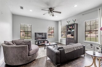 3122 Molly Dr in Huntsville, TX - Building Photo - Building Photo