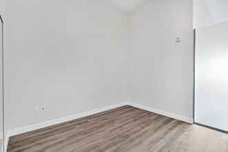 The Crest in Long Beach, CA - Building Photo - Interior Photo