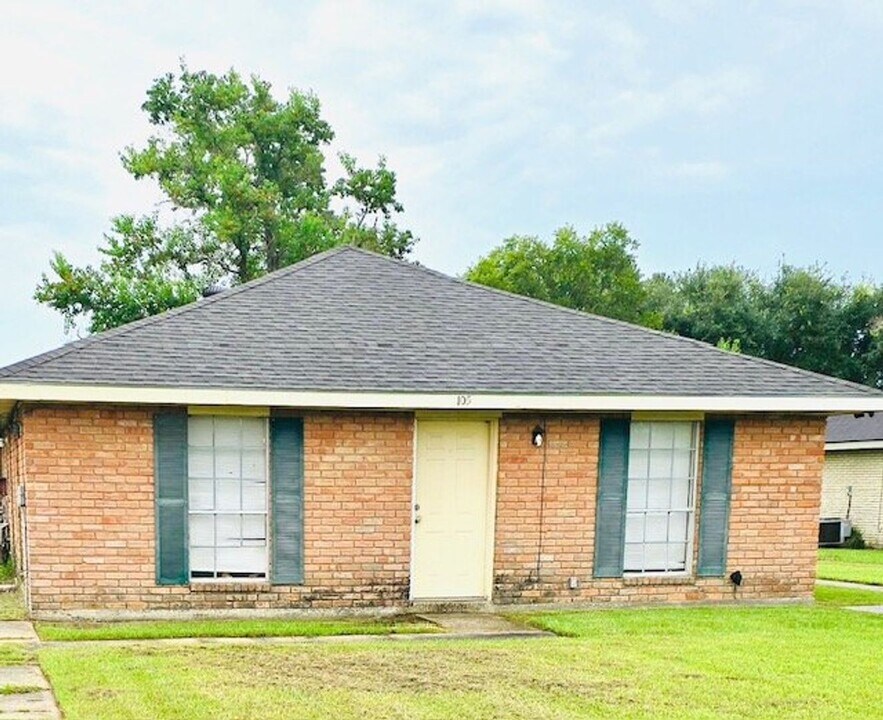 105 Lord Blvd in Lafayette, LA - Building Photo